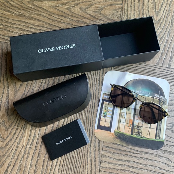 Oliver Peoples Accessories - Oliver Peoples style REMICK